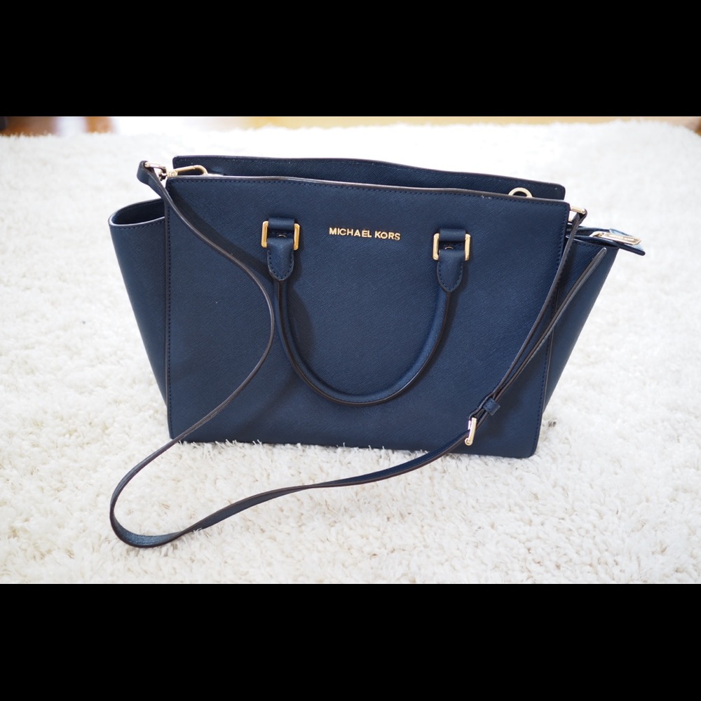 Michael Kors Selma Large in Navy Blue